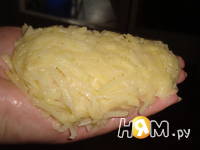 Приготовление котлет из картофеля с начинкой: шаг 4