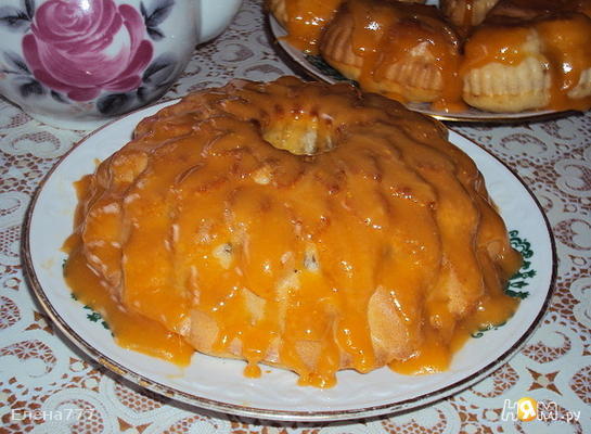 Кекс с халвой и апельсиновой глазурью
