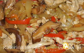 Куриное филе с овощами в устричном соусе