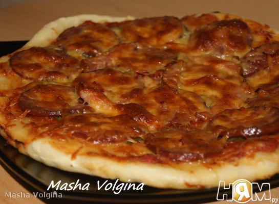 Пицца "Сальсичча" с красным перцем