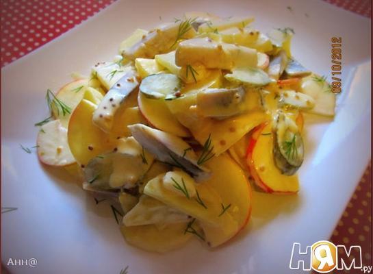 Рецепт Салат с сельдью, яблоком и картофелем