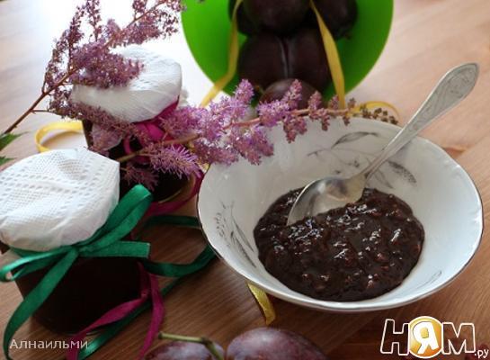 Рецепт Варенье из слив и шоколада с арахисом