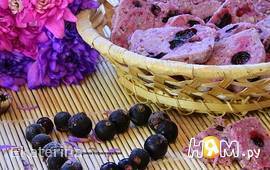 Фиолетовое печенье с черной смородиной