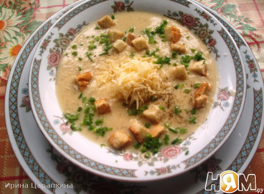 Луковый суп со сливками и яйцами