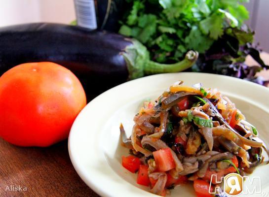 Рецепт Пикантный салат из баклажан и вешенок
