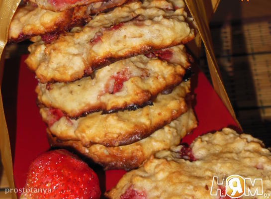 Рецепт Творожно-овсяное печенье с клубникой