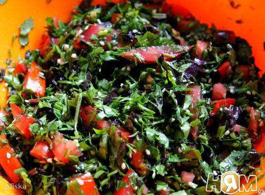 Салат из зелени по-Ливански