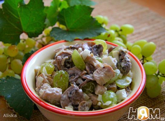 салат с курицей и виноградом и сельдереем рецепт | Дзен