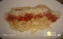 Спагетти-гнезда с томатным соусом