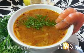 Томатно-фасолевый суп с креветками