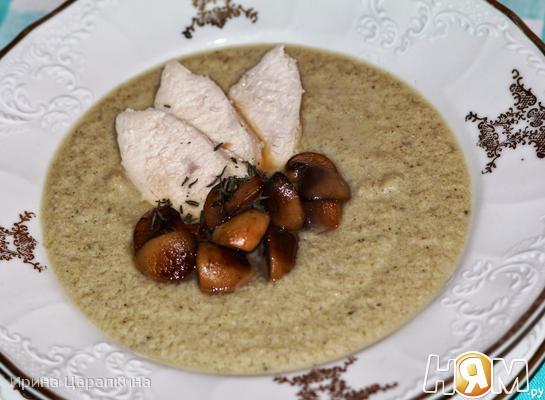 Рецепт Крем суп из курицы и кабачков с грибами