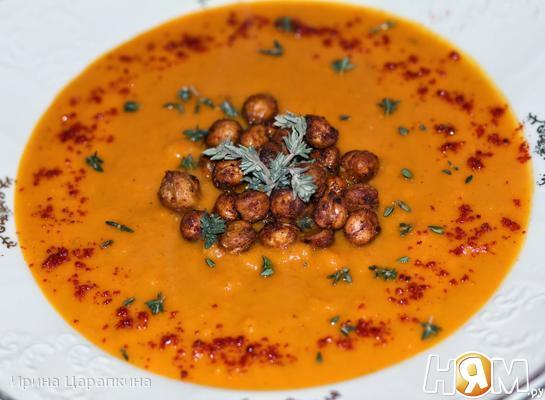 Рецепт Морковный крем суп с имбирем и хрустящим нутом