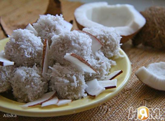 Рецепт Сладкие кокосовые шарики