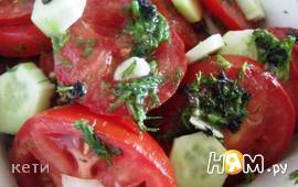 Маринованный  салат из помидоров с огурцами