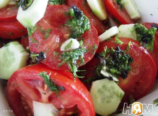 Рецепт Маринованный салат из помидоров с огурцами