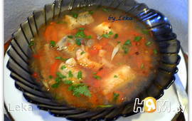 Рыбный суп с вином и томатами