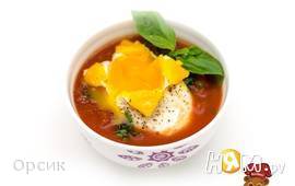 Томатный суп с яйцом пашот