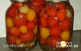 Маринованные помидоры с зёрнами горчицы