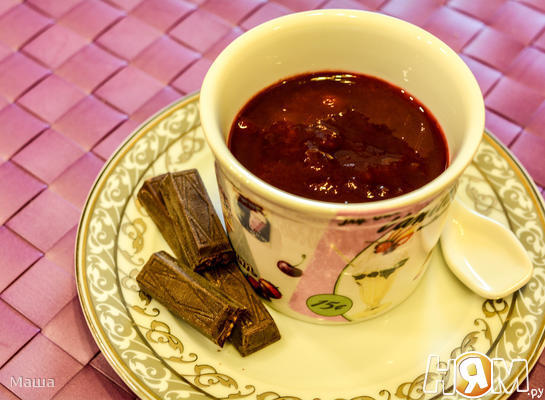 Сливовое варенье в шоколаде с орехами и пряностями