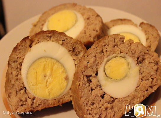 Рецепт Мясной рулет, фаршированный яйцами
