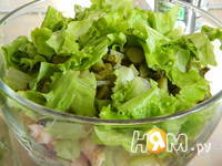 Приготовление салата с копченой куриной грудкой: шаг 2