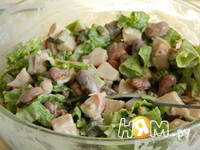 Приготовление салата с копченой куриной грудкой: шаг 4