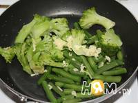 Приготовление белкового омлета с брокколи и фасолью: шаг 3