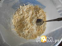 Приготовление сырных маффин: шаг 3