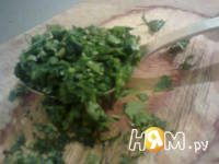 Приготовление салата из огурцов с мятой: шаг 2