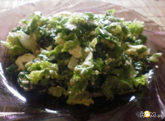 Легкий салат с кунжутом
