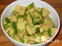 Приготовление холодного крем-супа с авокадо на кефире: шаг 1