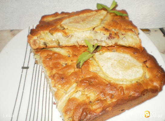 Рецепт Грушевый пирог с мятой и фундуком