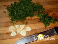 Приготовление соуса из феты с чесноком и зеленью: шаг 2