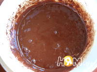 Приготовление шоколадного пирога с шариками: шаг 5