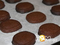 Приготовление шоколадного печенья с чесноком: шаг 7