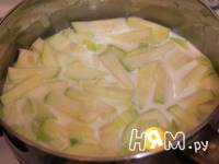 Приготовление пудинга из кабачка и яблока: шаг 2