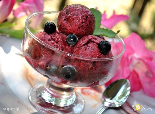 Смородиново-йогуртовое мороженое диетическое