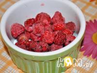 Приготовление ягодного десерта с йогуртом: шаг 6