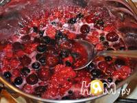 Приготовление ягодного десерта с йогуртом: шаг 7
