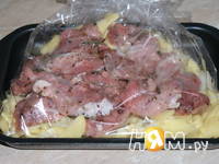 Приготовление свинины с картофелем запеченной в рукаве: шаг 9