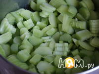 Приготовление варенья из ревеня с яблоками и имбирем : шаг 1