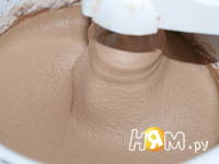 Приготовление шоколадных маффин на ряженке: шаг 6