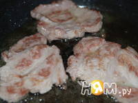 Приготовление свинины с баклажанами,  в омлете: шаг 3
