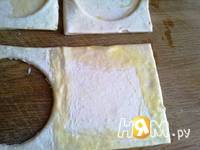 Приготовление слоеных пирожных с инжиром и персиками: шаг 4