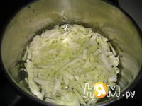 Приготовление салата из свежей капусты: шаг 3