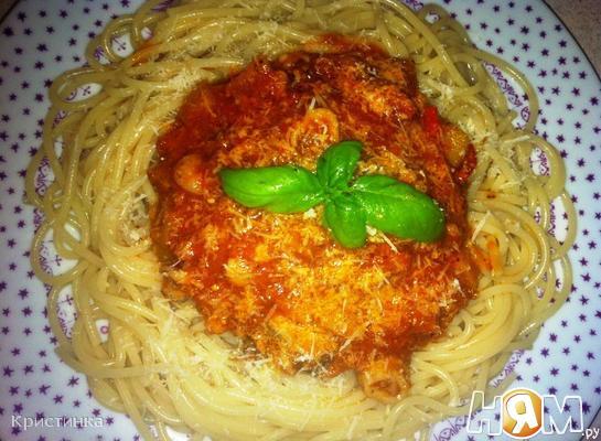 Спагетти с морепродуктами и тунцом