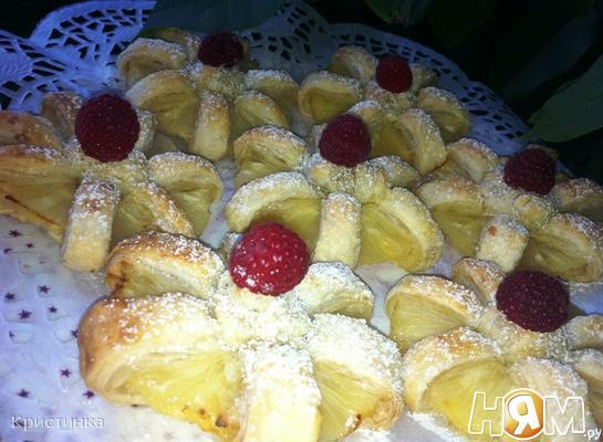 Рецепт Слоеное печенье с ананасом и малиной