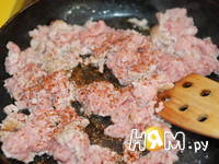 Приготовление кабачков с мясом, запеченных в омлете: шаг 2