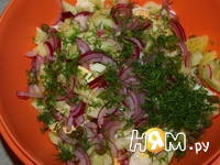 Приготовление салата с треской: шаг 8