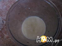 Приготовление коктейля из домашнего йогурта с черникой: шаг 2